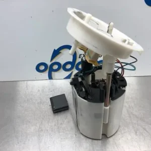 Plaats Bestelling Brandstofpomp BMW 3 (E90), BMW 1 (E87), BMW 1 (E81), BMW 3 Touring (E91)